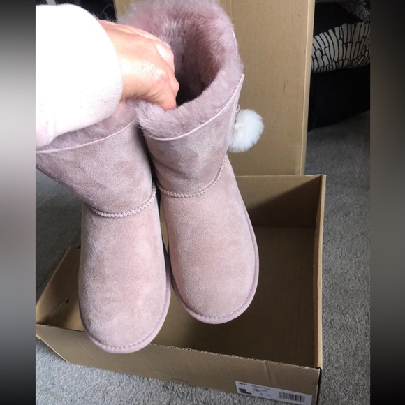 NEW Gorgeous NWT $250 UGG boots - Irina Star Charm limited edition! Price FIRM! - Picture 9 of 12
